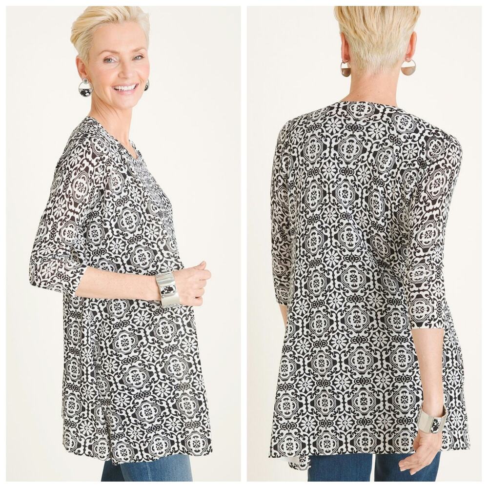 Chico's Women's Black & White Tile-Print Cardigan Size Small Lightweight Nylon